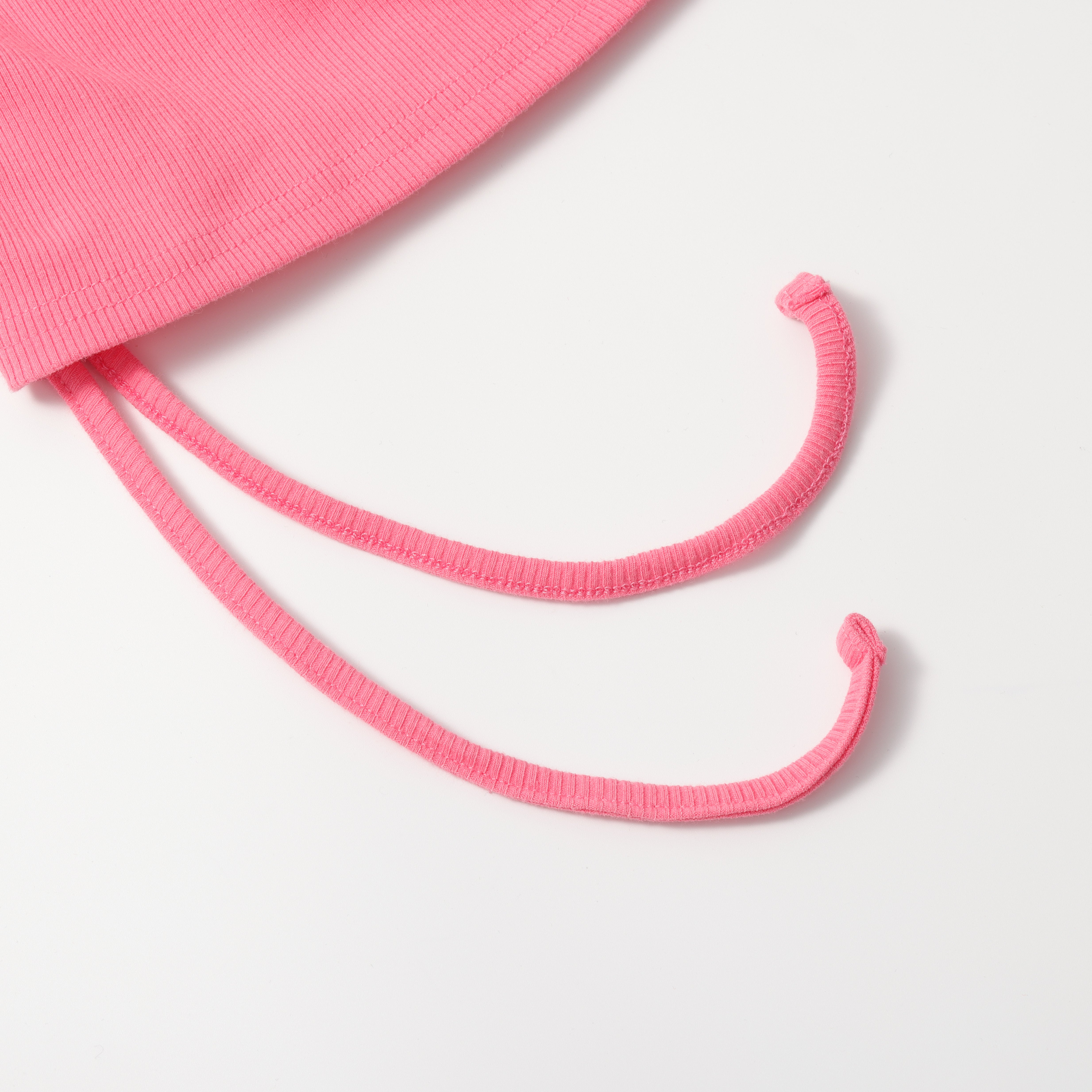 فستان مكشكش بأكمام قصيرة ومضلع من القطن الأساسي